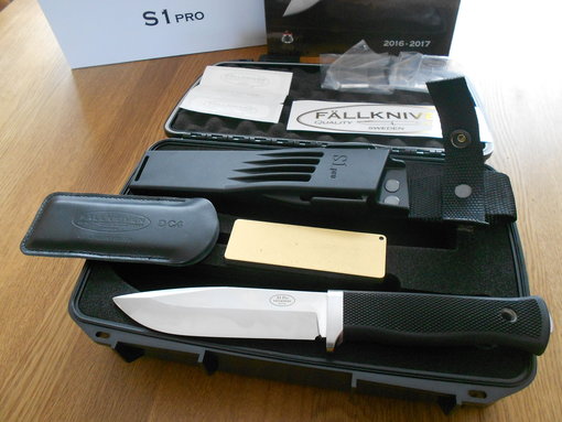 Fallkniven pakket