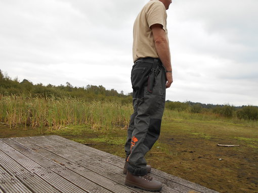 Aan de riem in Leder foudraal